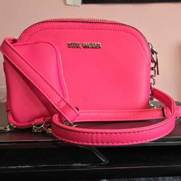 Steve Madden Handbags - Steve Madden Neon Pink Crossbody Bag With Headphone Pouch